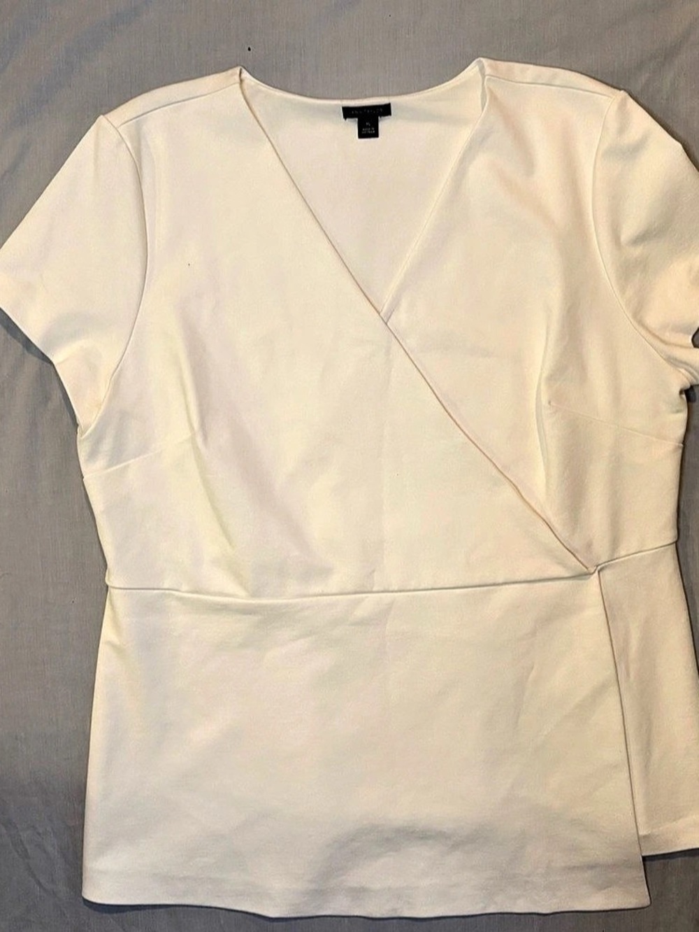 Ann Taylor Wrap Front Short Sleeve White Size XL